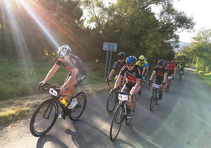 U kojim formacijama vozi biciklistički peloton?