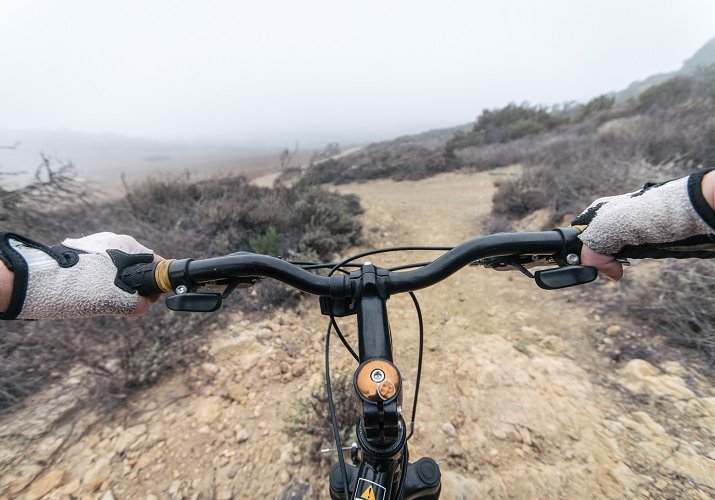 Stručnjaci preporučuju: Što odjenuti za ranu proljetnu vožnju biciklom?