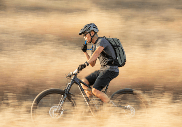 5 razloga zašto možete uživati u jahanju uz CamelBak brand čak i ljeti