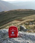 LIFESYSTEMS pribor za prvu pomoć - POCKET FIRST AID KIT - crvena