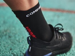 COMPRESSPORT čarape klasične - PRO RACING  V4.0 RUN HIGH - crna/crvena