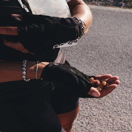 POC rukavice s kratkim prstima - ESSENTIAL - crna